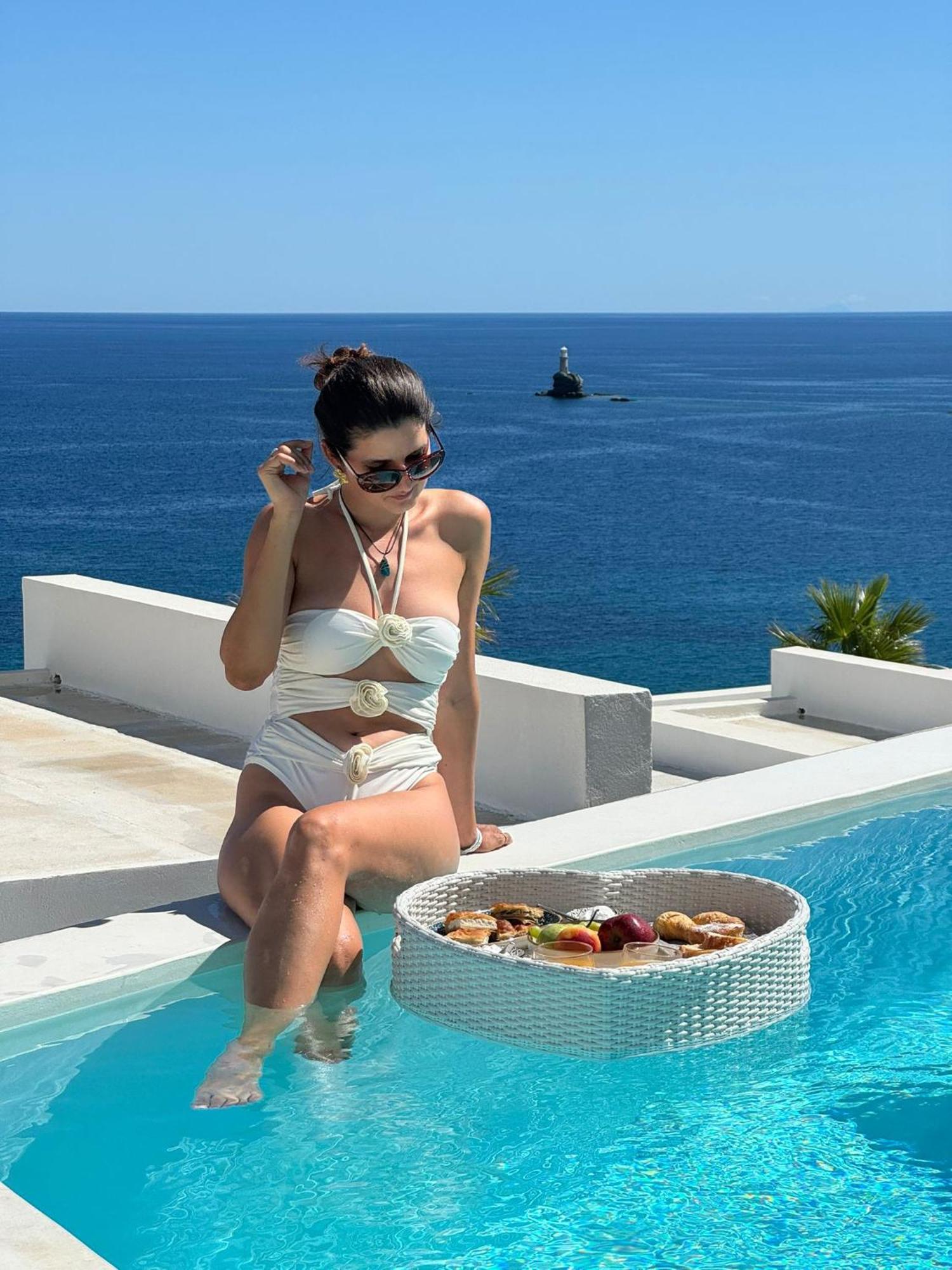 Golden Vista, Beachfront Suites By Explore Andros Exterior photo