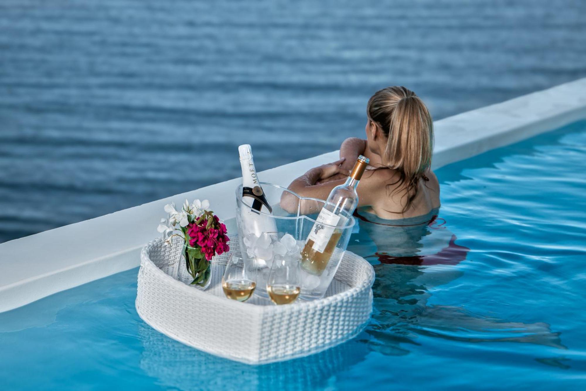 Golden Vista, Beachfront Suites By Explore Andros Exterior photo
