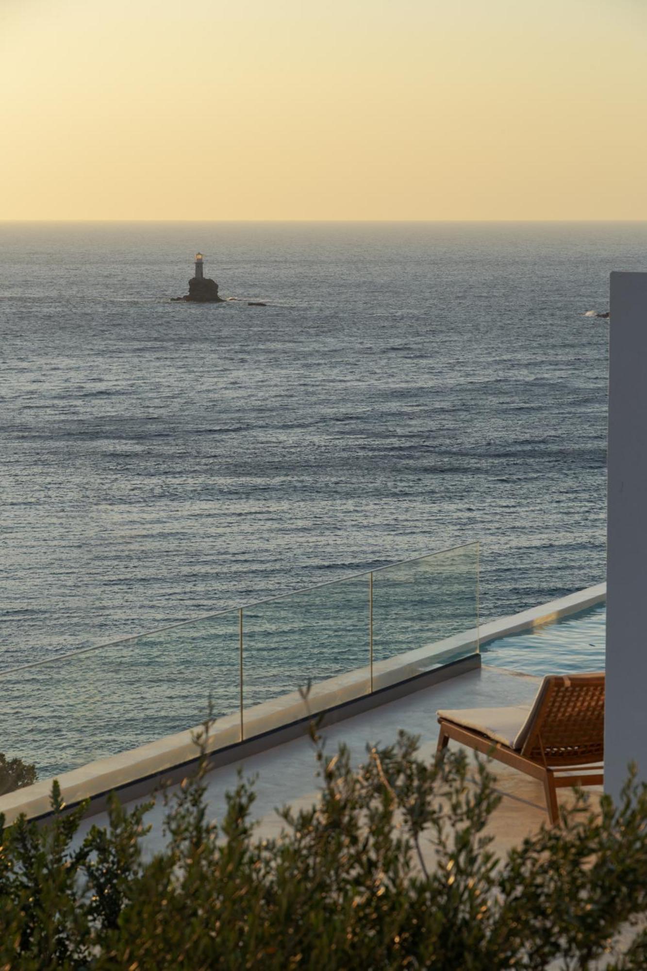 Golden Vista, Beachfront Suites By Explore Andros Exterior photo