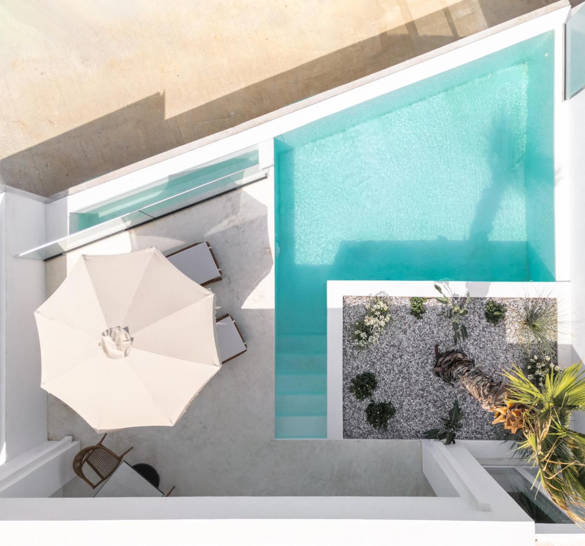 Golden Vista, Beachfront Suites By Explore Andros Exterior photo
